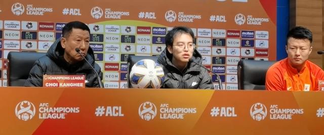 开云APP下载-崔康熙：对阵卡雅将轮换阵容 莫伊塞斯即将离队