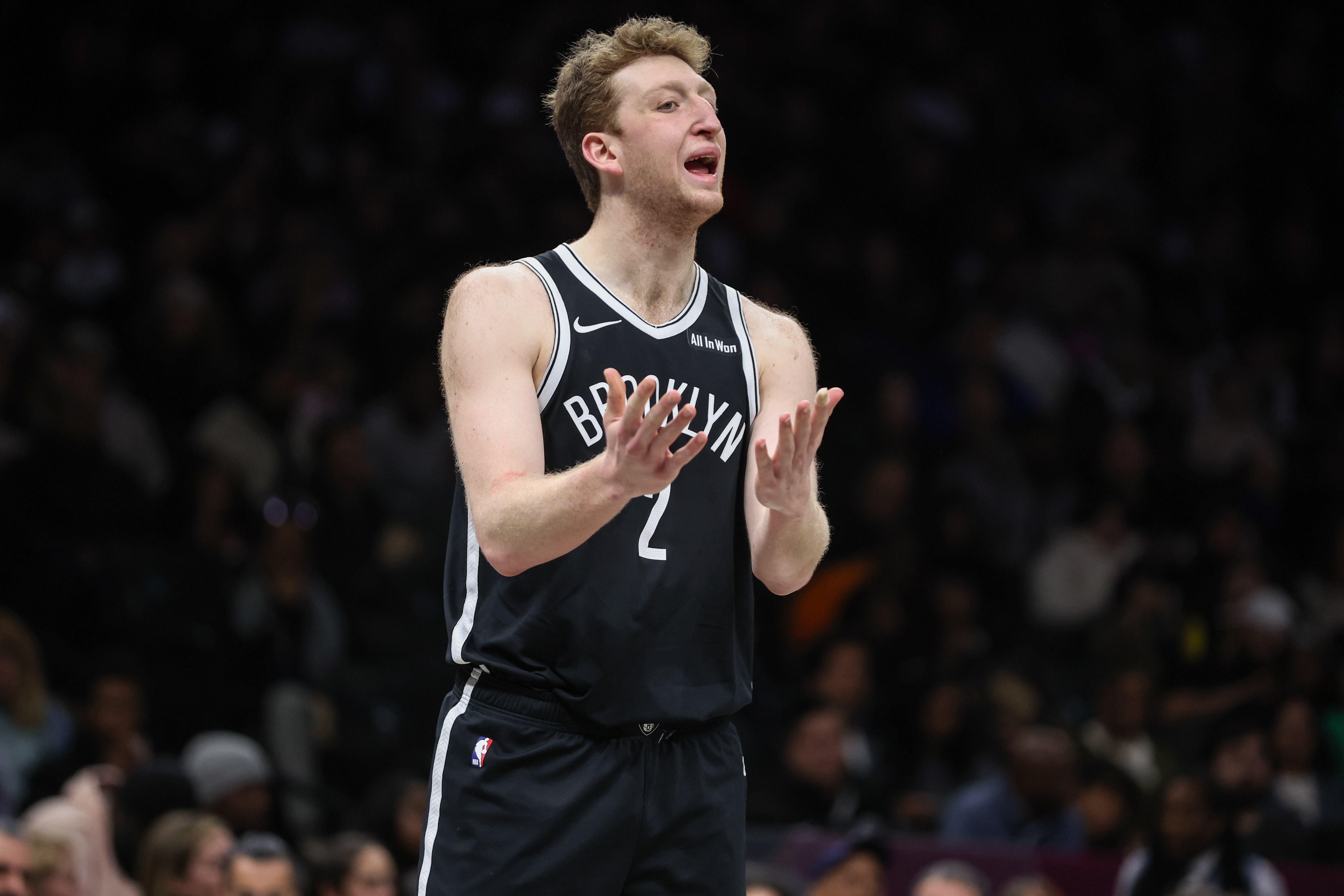 kaiyun-一通乱战！曼恩反击被追身大帽 沃尔夫补篮还被帽&amp;再次放篮才进